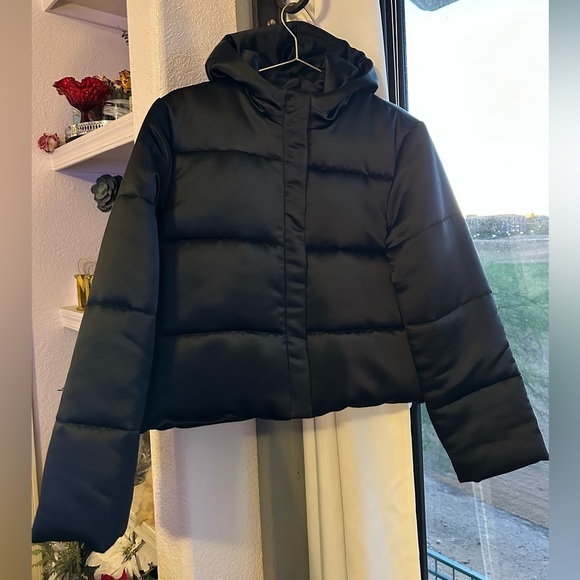 Lauren Ralph Lauren Black cropped hood Size Soft Satin Puffer Jacket size M